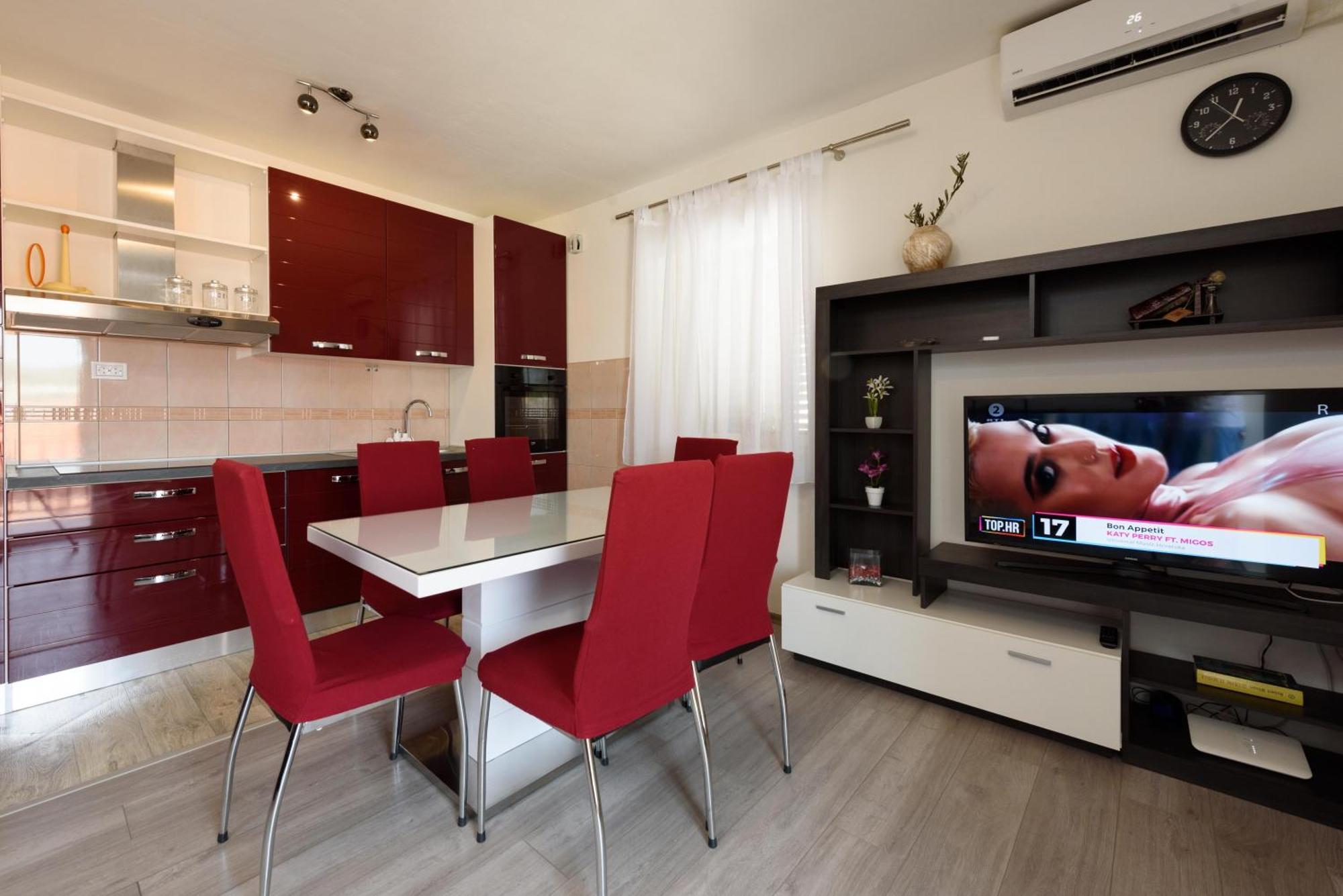 & Zaja Apartment