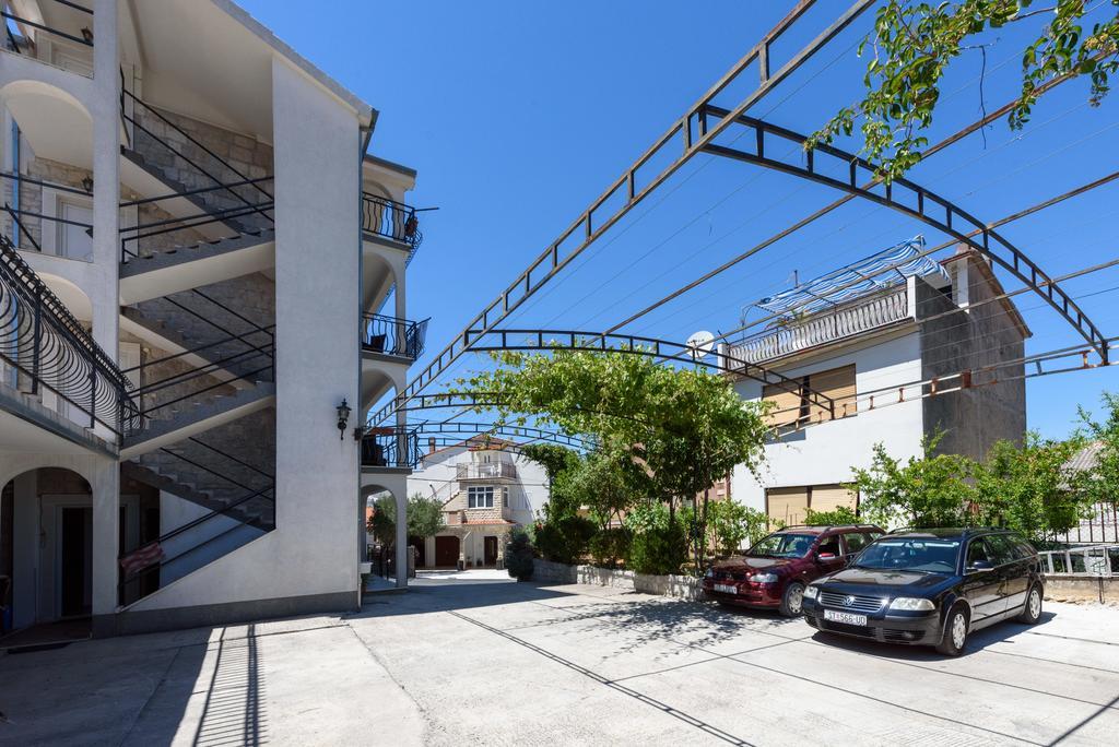 Apartment & Zaja